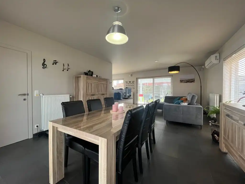 Zwevegem – Instapklare halfopen bebouwing met zonnepanelen, warmtepompen en laadpaal foto 2