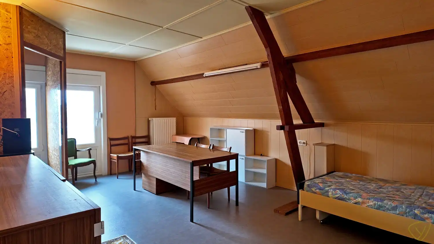 Verrassend ruime woning met 4 slaapkamers en garage foto 11