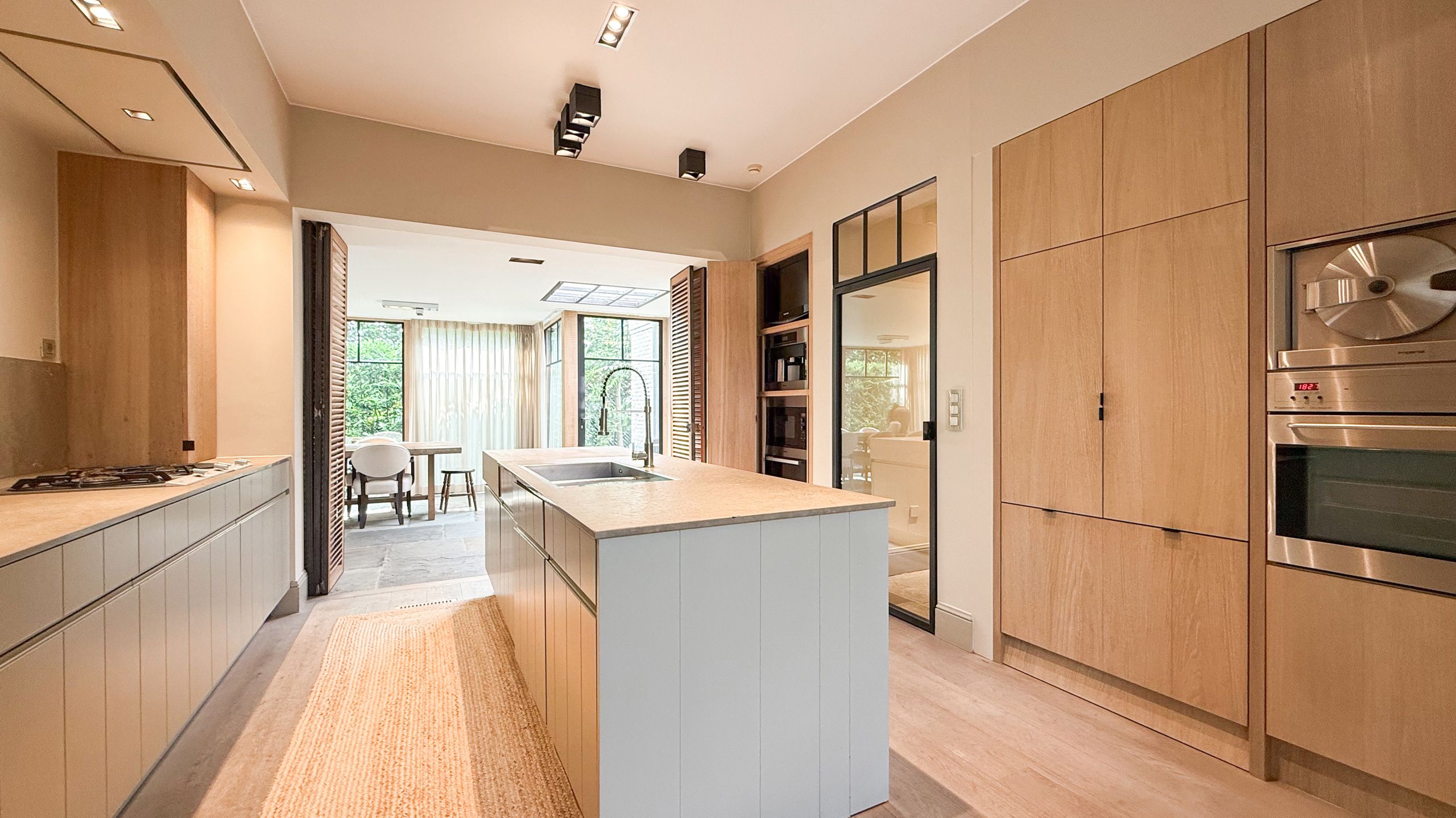 Exclusieve villa met zwembad op riant perceel in Koersel! foto 19