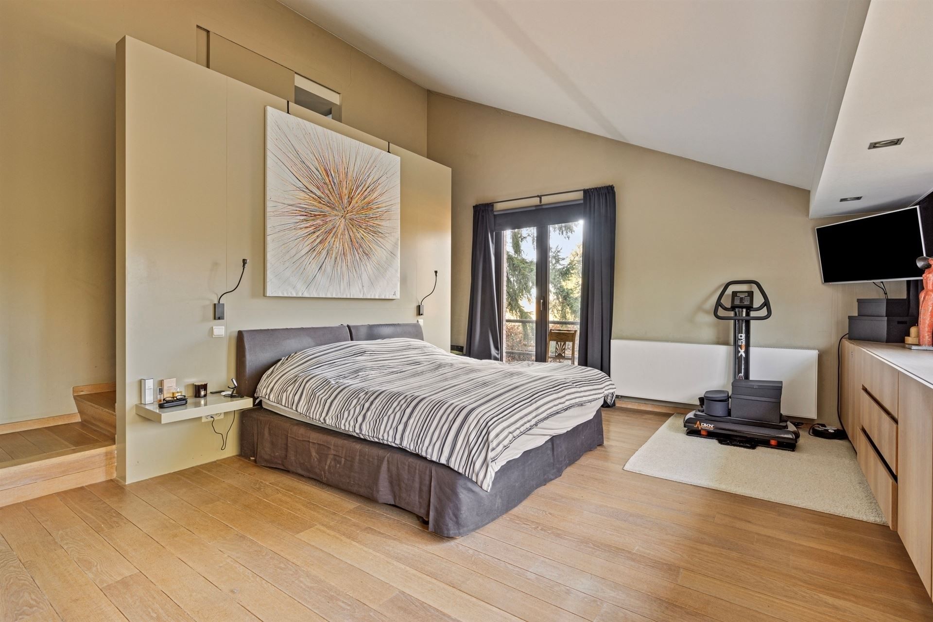 Ruime klassieke villa met zwembad in doodlopende straat foto 25