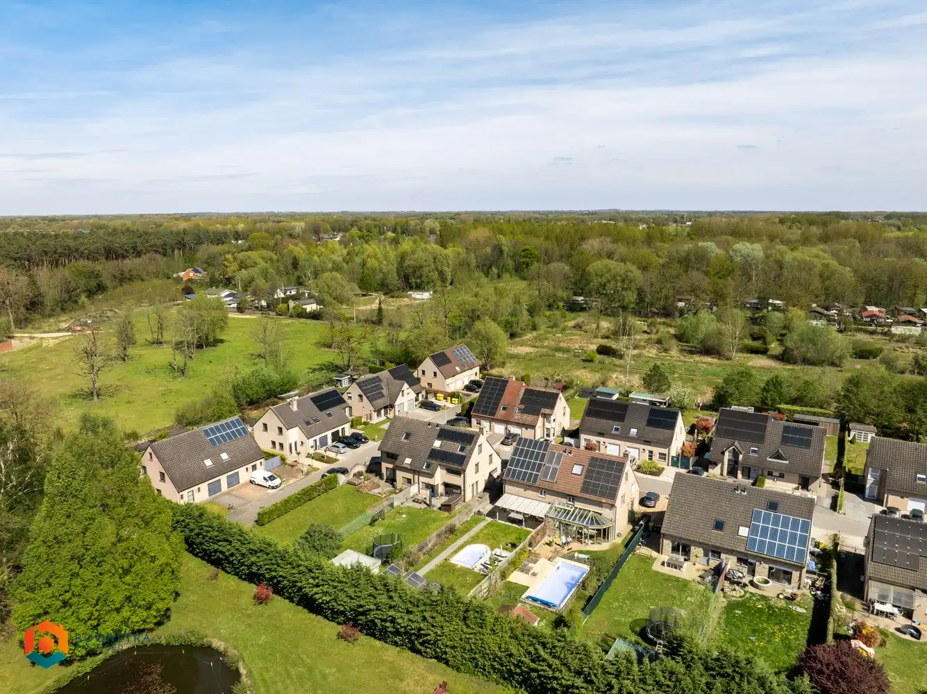 Instapklare woning met 5 slpkrs, zwembad en leuke tuin te Schiplaken foto 26