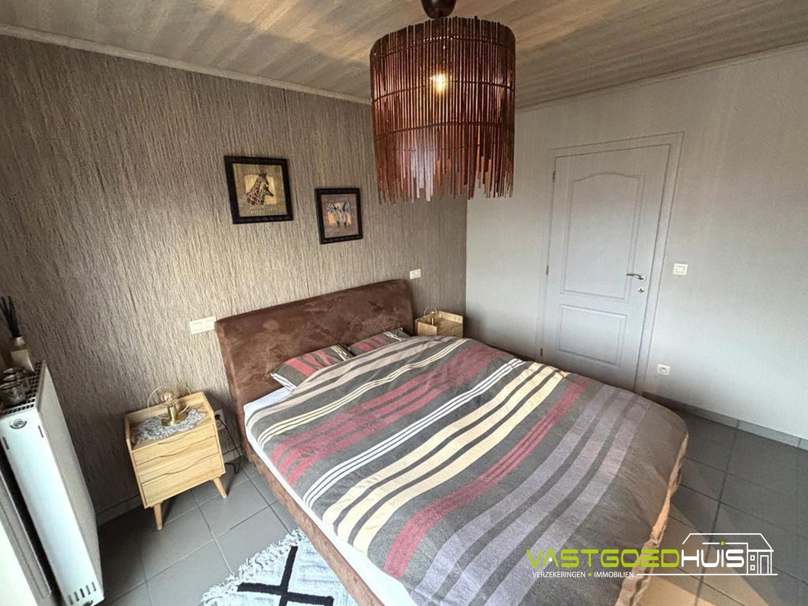 Zeer verzorgde woning met ruime garage en aangelegd terras foto 14