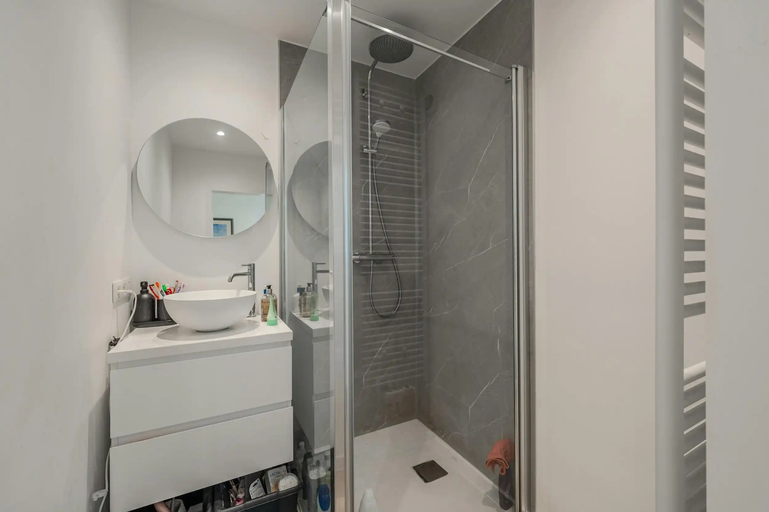 Prachtig gerenoveerd 3-slaapkamer hoekappartement (100m²) foto 8