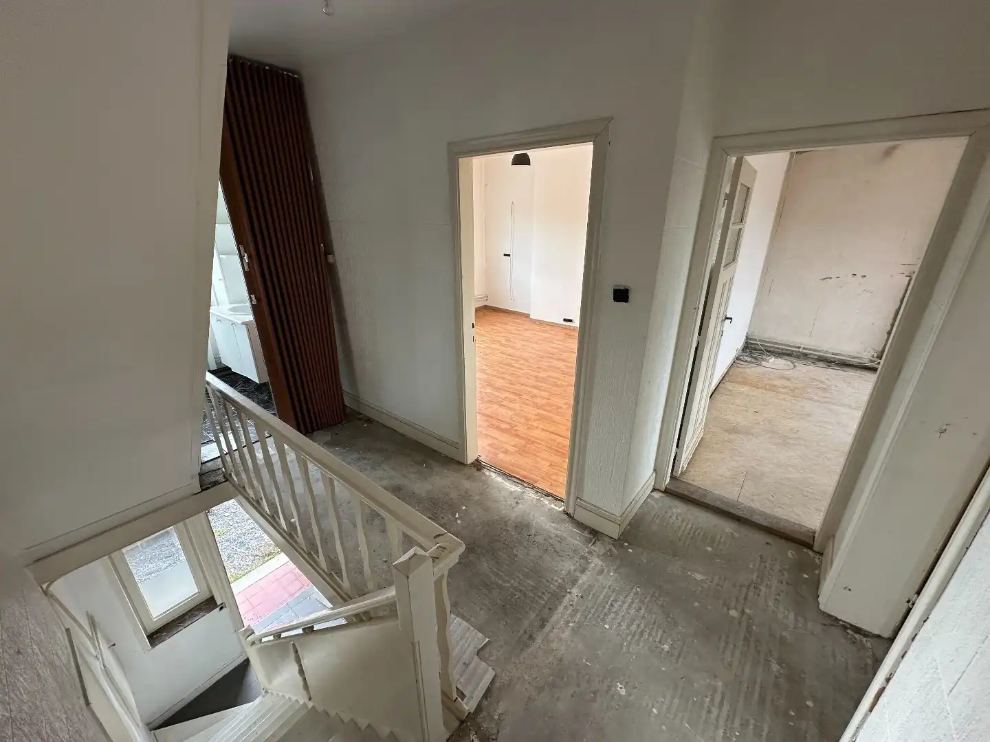 Te renoveren vrijstaande woning met 400m² Magazijn op 7a85ca perceel foto 10