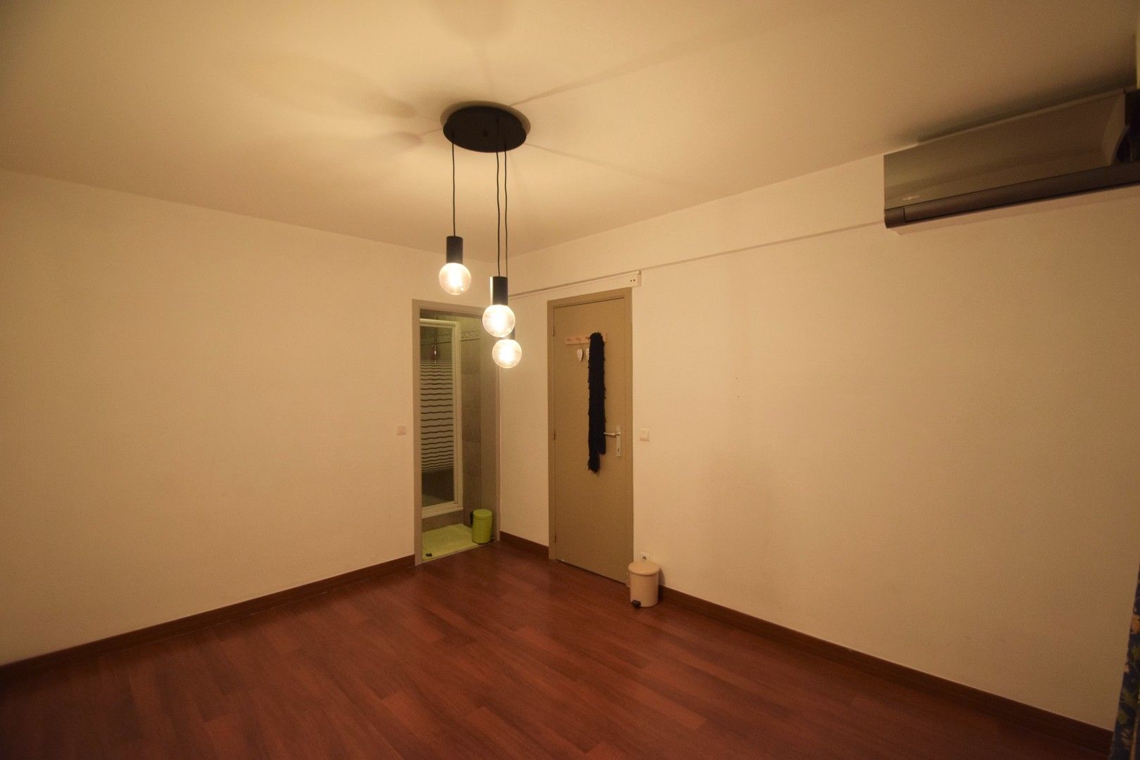 Twee slaapkamer appartement met terras gelegen aan het Alfred Verweeplein, centrum Knokke. foto 16