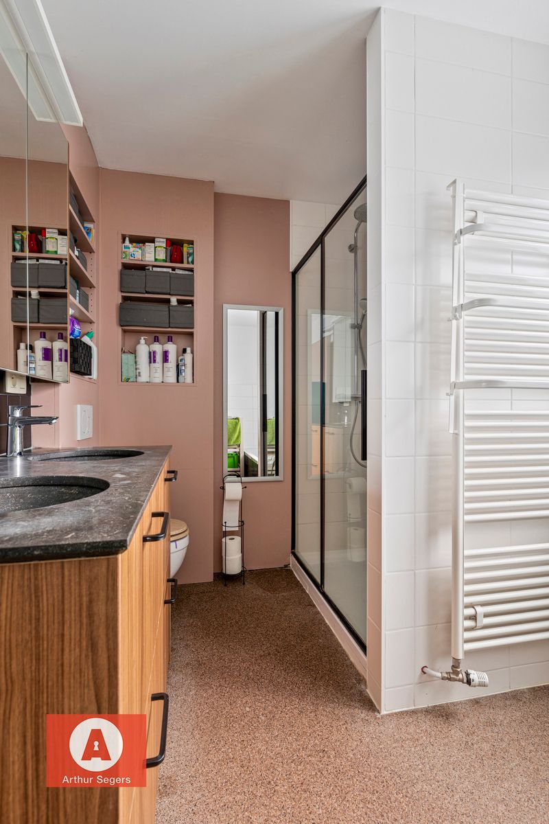 Rustig gelegen woning met zuidgerichte tuin op toplocatie  foto 19