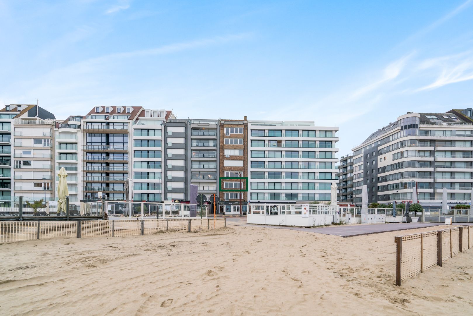 Modern 3 slaapkamer appartement aan het Rubensplein met frontaal zeezicht foto 2