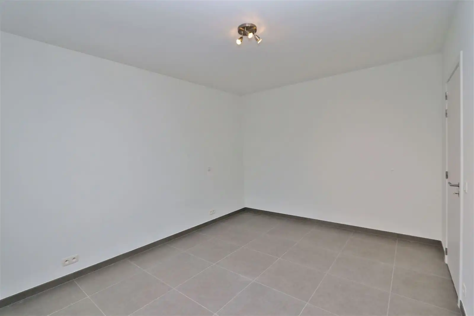 Kwalitatief appartement (duplex)  met 2 slaapkamers & 2 ondergrondse staanplaatsen  foto 15