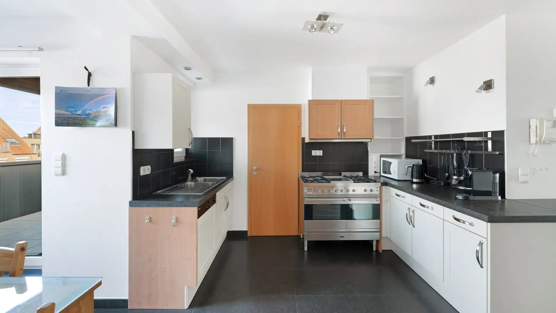 Ruim duplex appartement met zonnige terrassen in hartje Knokke foto 11