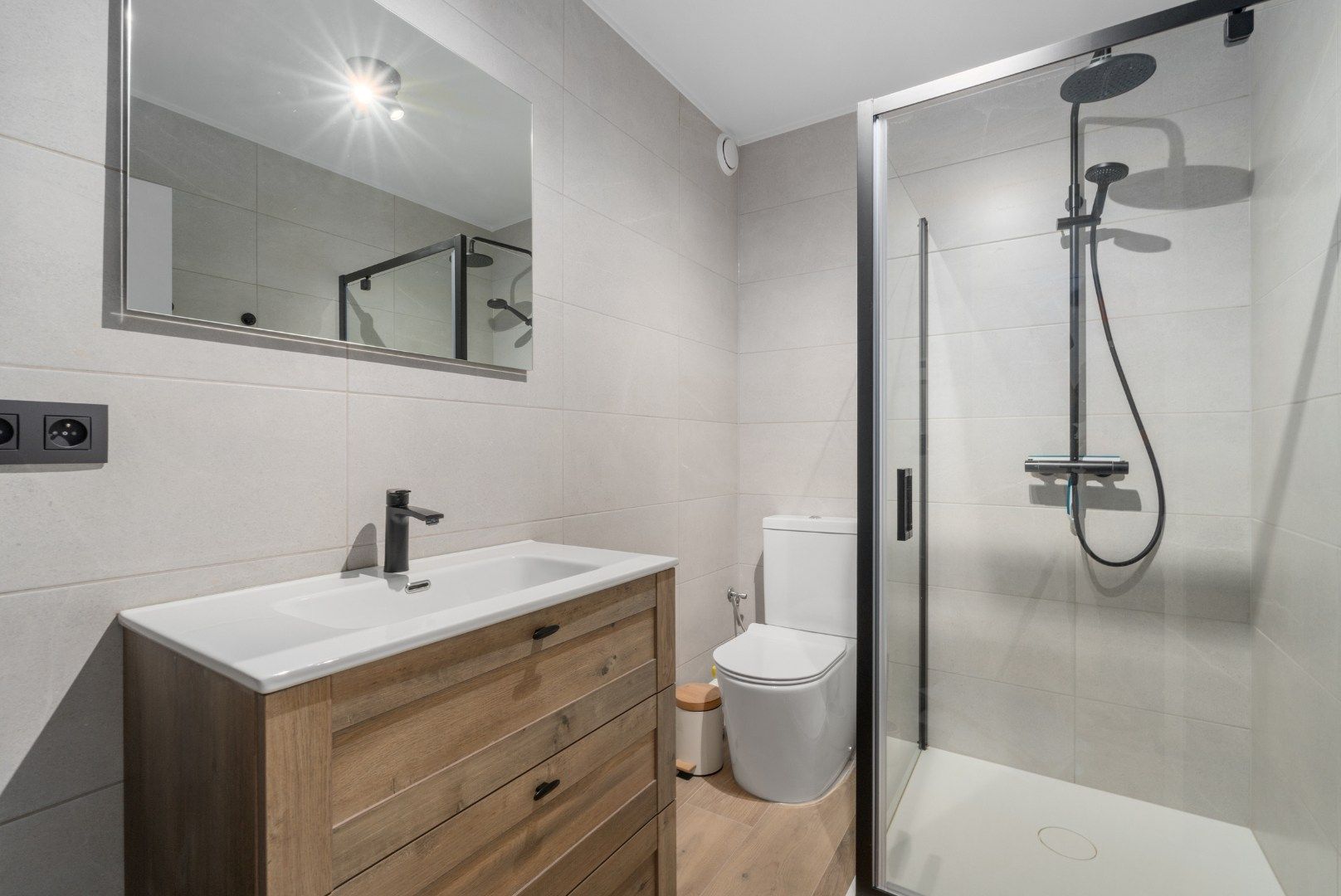 Instapklaar 1-slaapkamerappartement te koop in Oostende – centraal gelegen en gerenoveerd foto 11