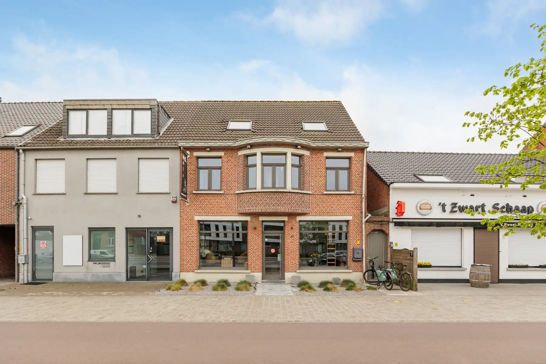 Handelshuis met 7 slaapkamers in het centrum van Stabroek! foto 24