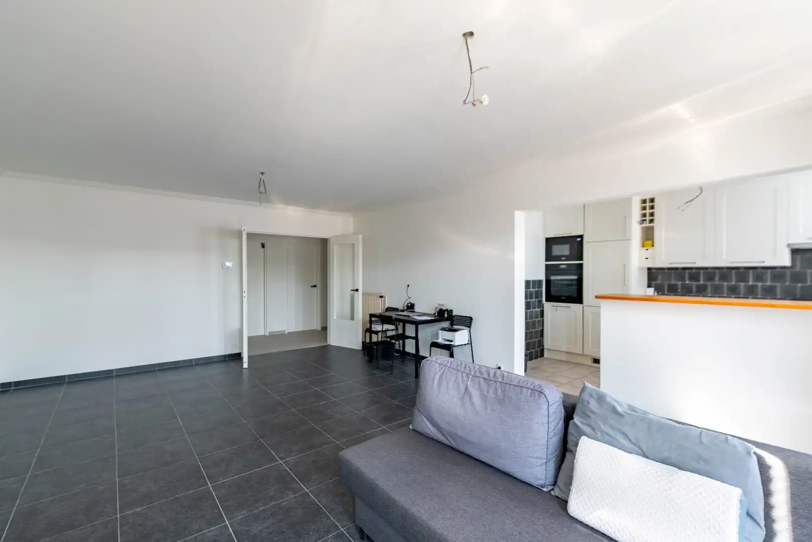 Vernieuwd appartement met 2 slaapkamers foto 6