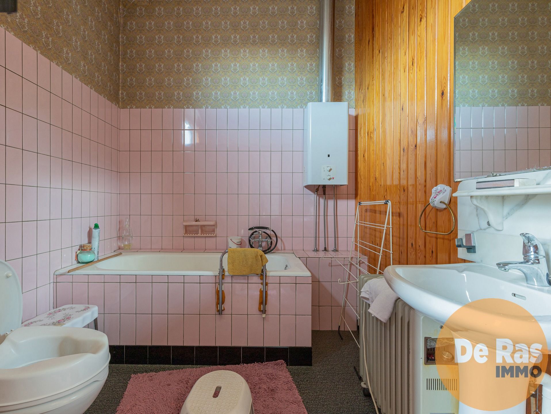 WETTEREN - Te renoveren woning in centrum met 3 slaapkamers foto 12