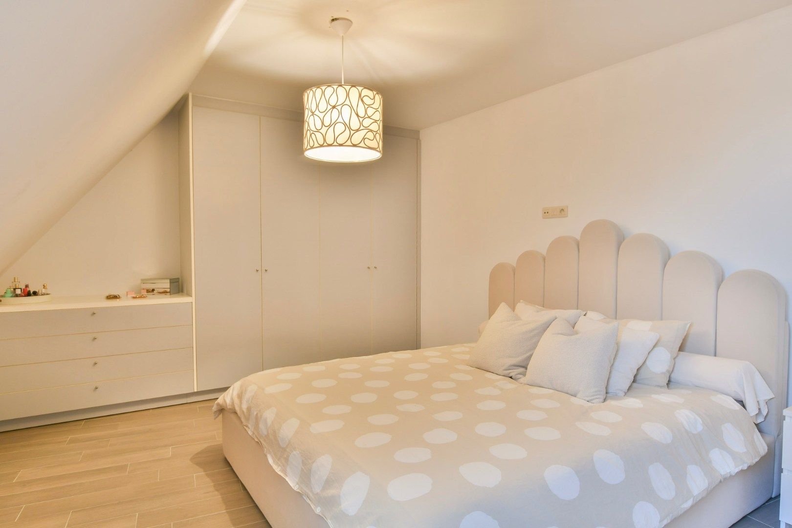 Ruim duplex appartement met 2 slaapkamers, 2 terrassen en garage te Oudenburg foto 12