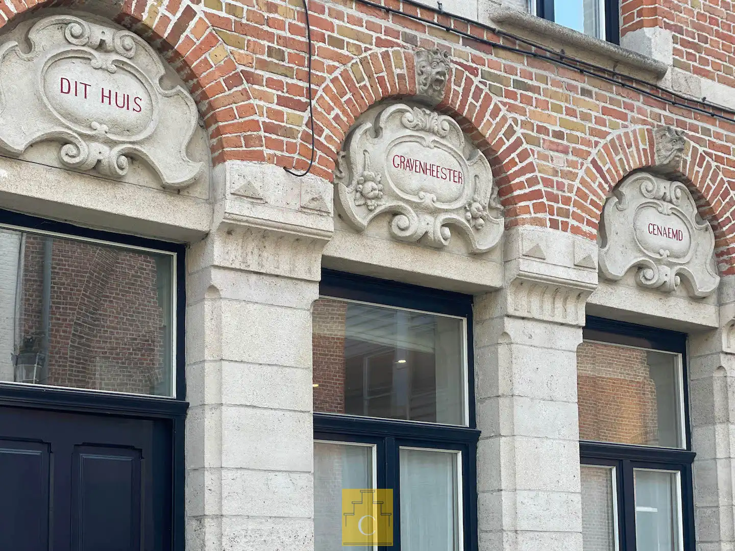 Huys Gravenheester, subliem verbouwde trapgevelwoning de dato 1912, met grote glaspartijen en zonnige terrastuin foto 3