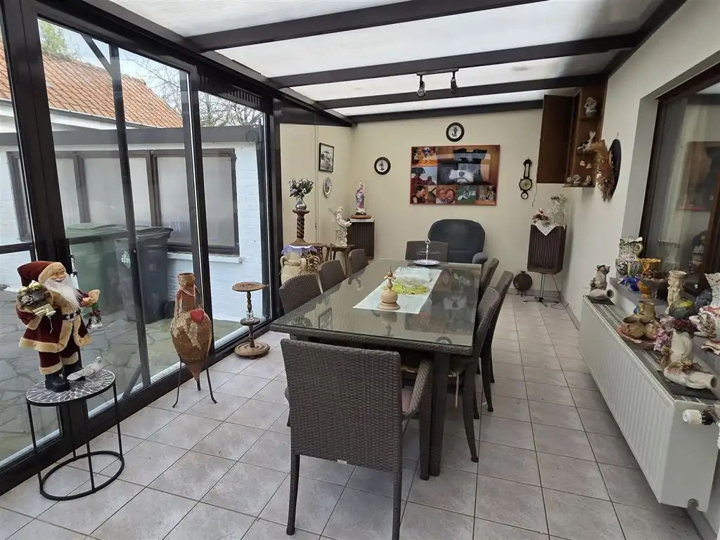 Ruime, op te frissen 3-gevelw met 4 slpks, gar en tuin foto 12