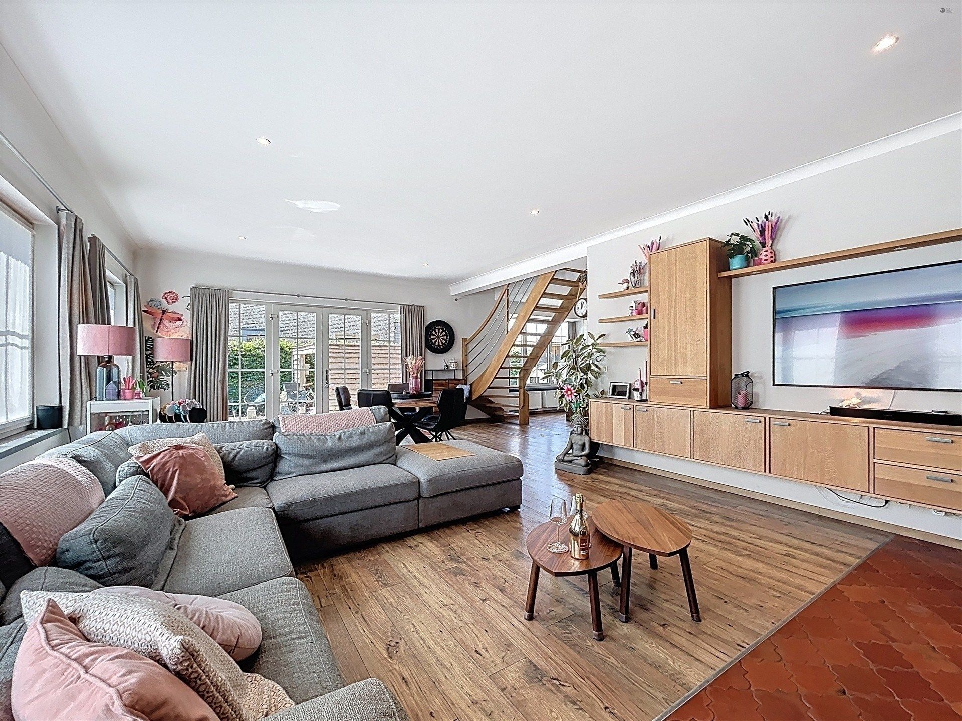 Charmante instapklare open bebouwing op perceel van 1050 m² foto 3
