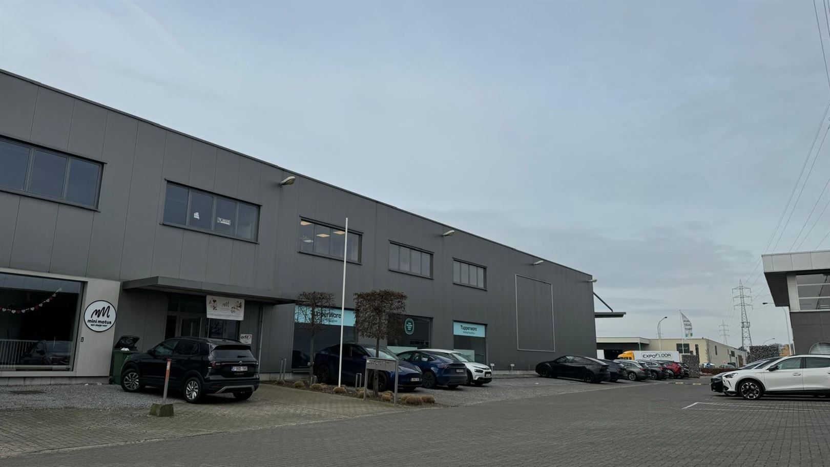POLYVALANT BEDRIJFSPAND foto {{pictureIndex}}