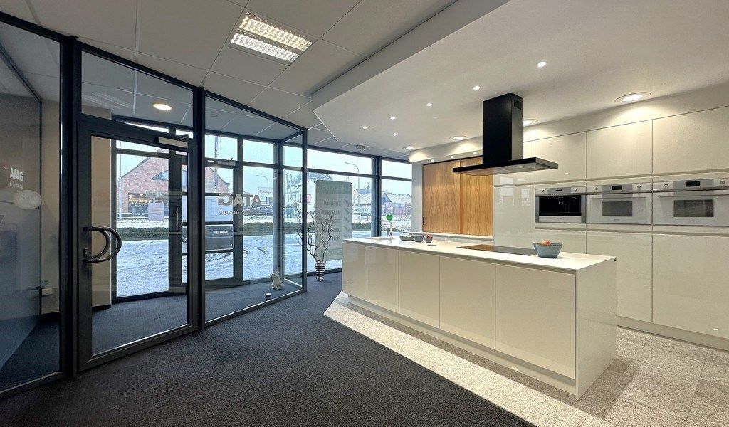 Handelsruimte te huur op zichtlocatie aan N46 te Erpe-Mere foto 3