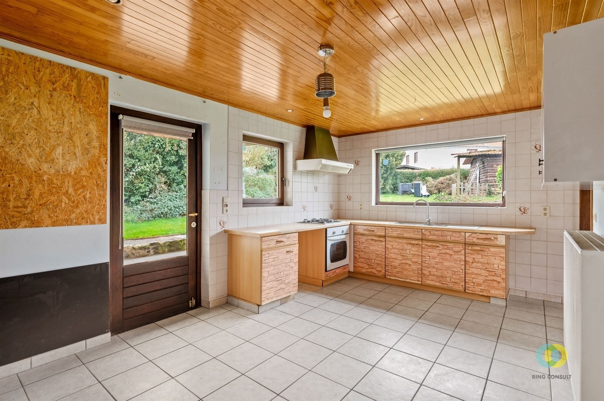 Vrijstaande woning met ruime tuin foto 6