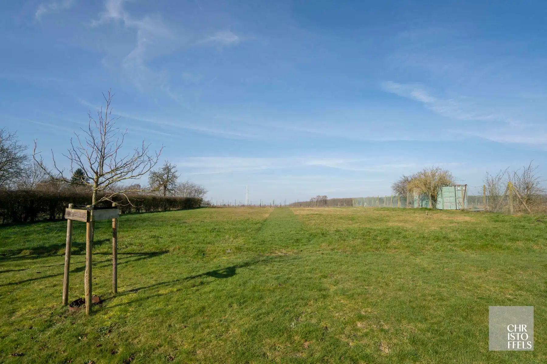 Exclusieve vierkantshoeve met buitenzwembad en vrij uitzicht op perceel van 3.213m² foto 19