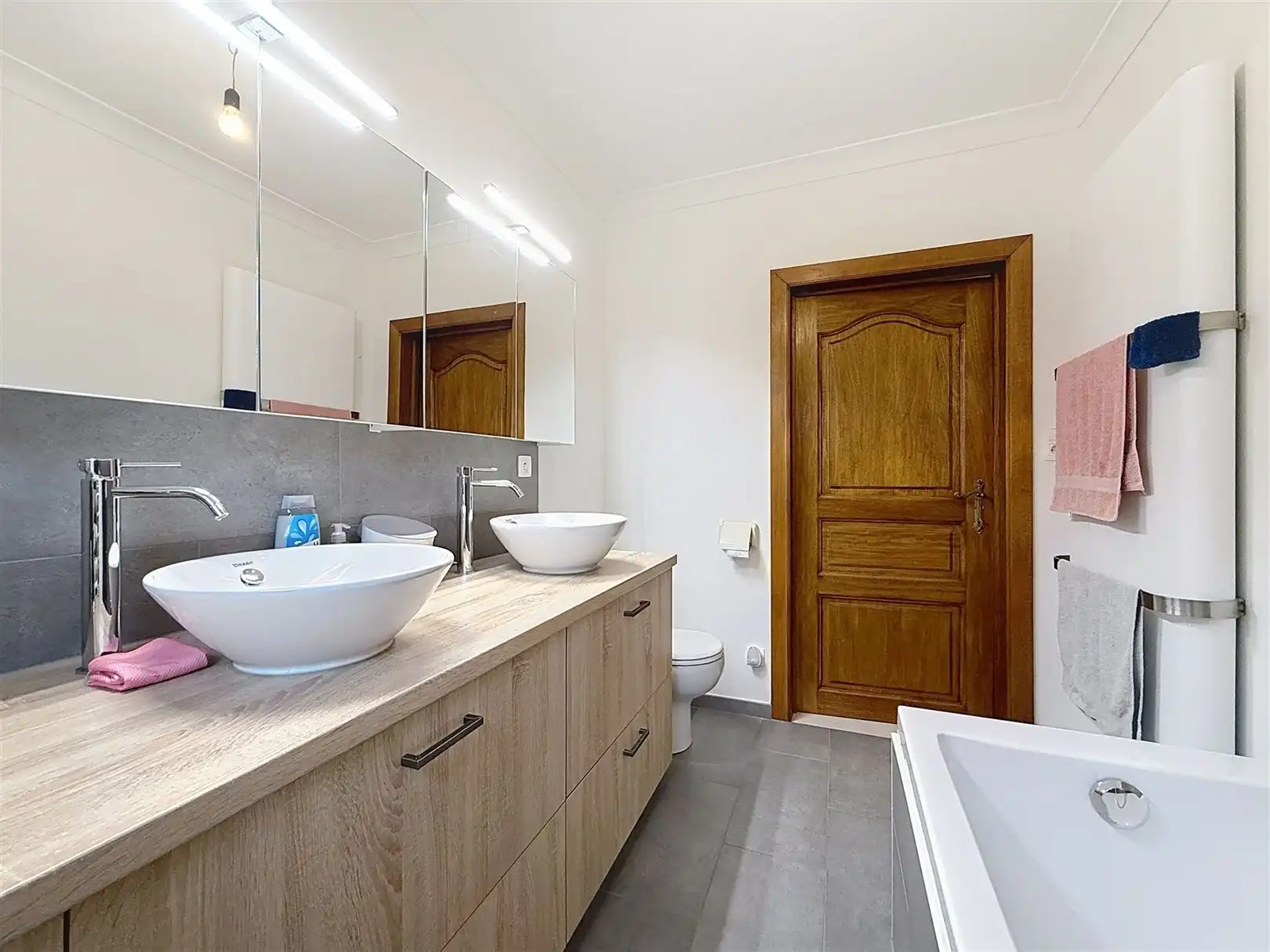 Ruime open bebouwing met 4 slpks, veranda, tuin, garage, 8a  foto 22