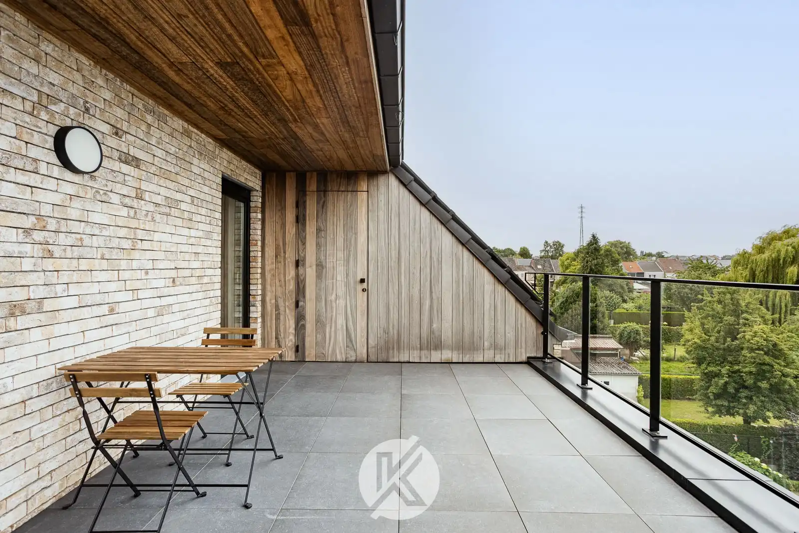 Elegant appartement met private garage foto 15