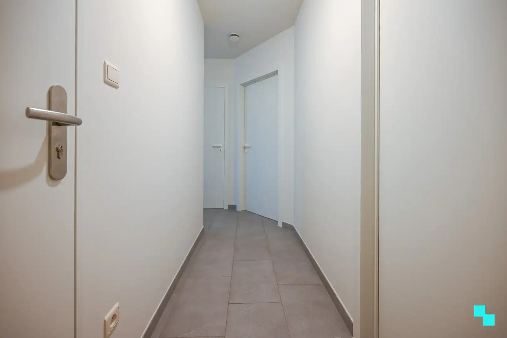 Ruim tweeslaapkamerappartement in het centrum van Izegem foto 16