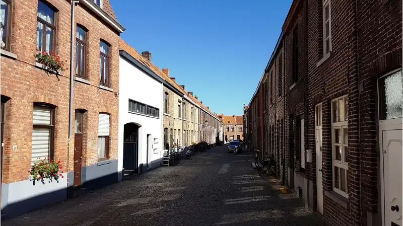 Garagebox te huur in de Moerkerkestraat in Brugge foto 5