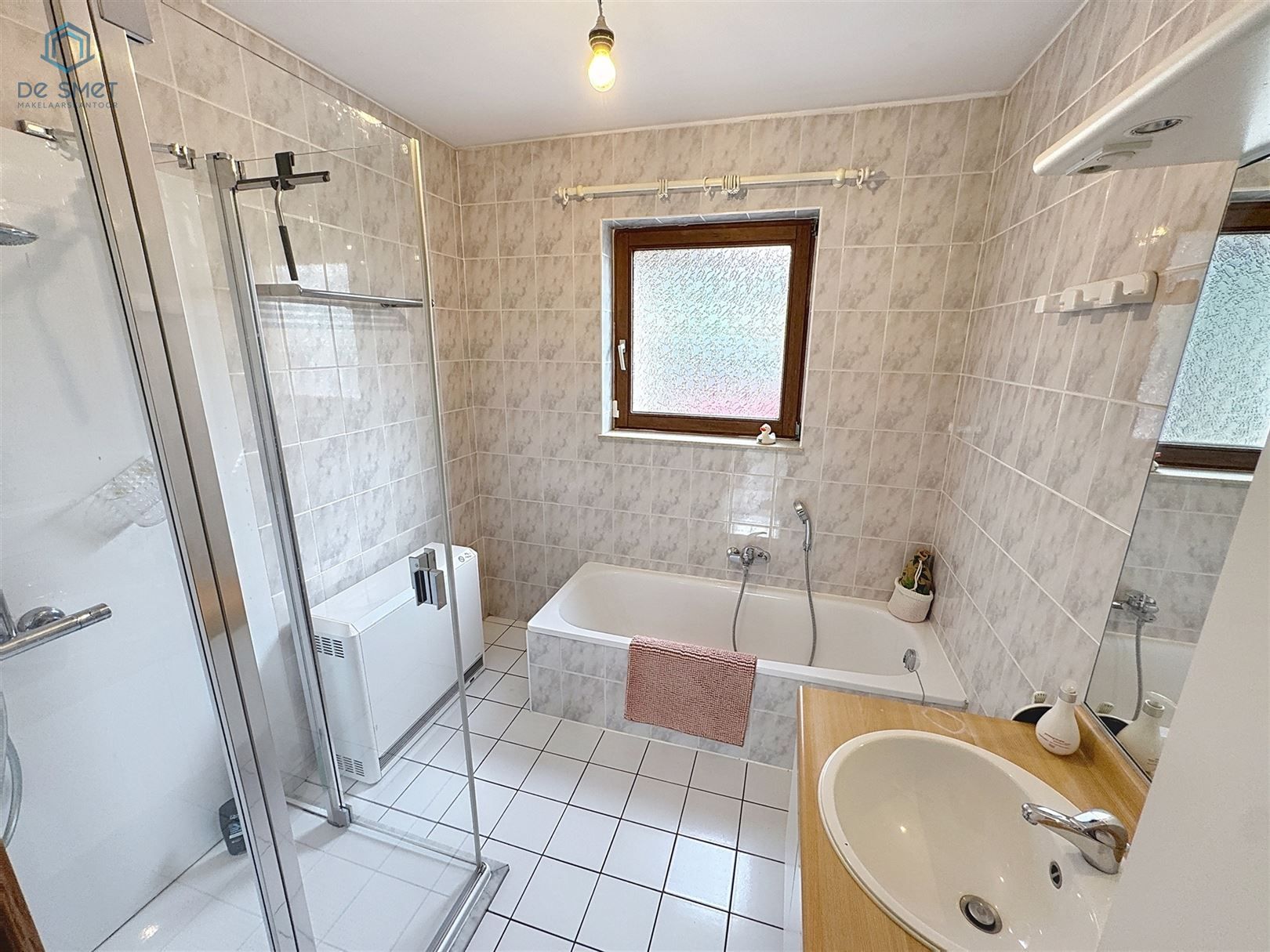 Instapklare bungalow met 3 slaapkamers, ruime tuin en veranda in hartje Moerbeke foto 19