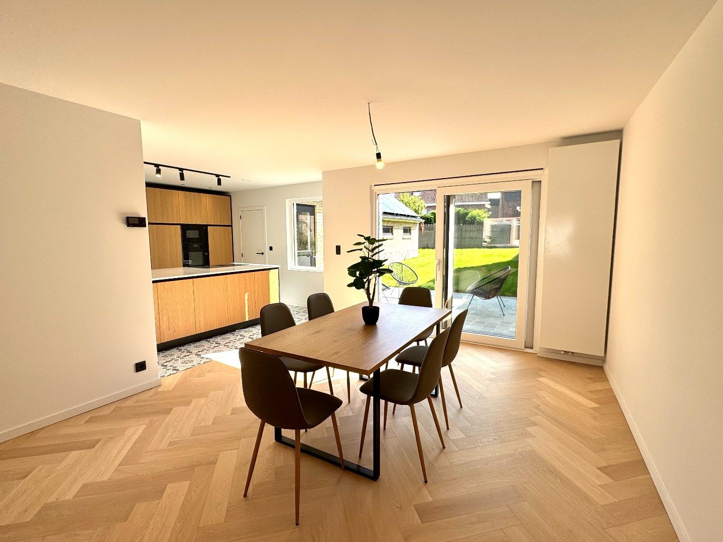 INSTAPKLARE WONING MET 3 SLPKS, TUIN EN GARAGE foto 28