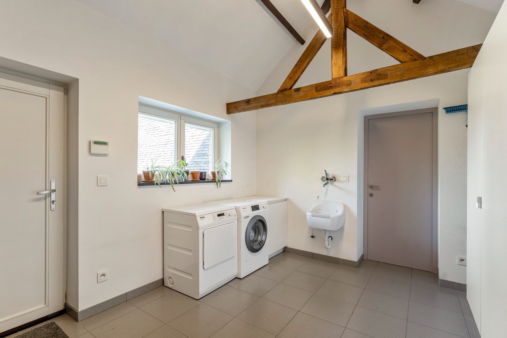 Statige vrijstaande herenwoning vlakbij Genk-centrum - EPC A-Label foto 27