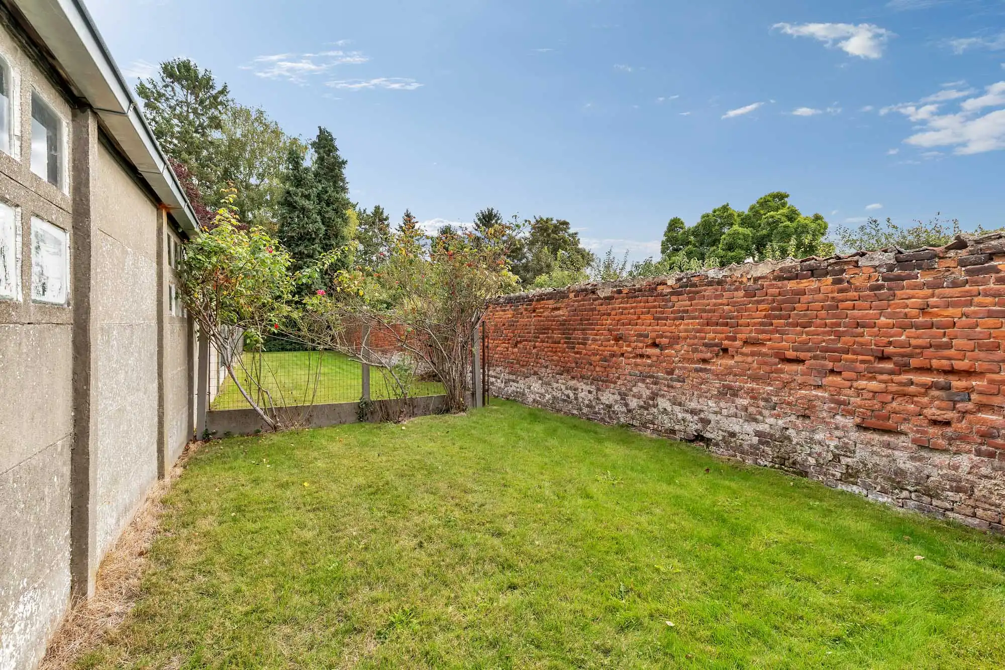 Goed onderhouden ruime rijwoning met tuin foto 22