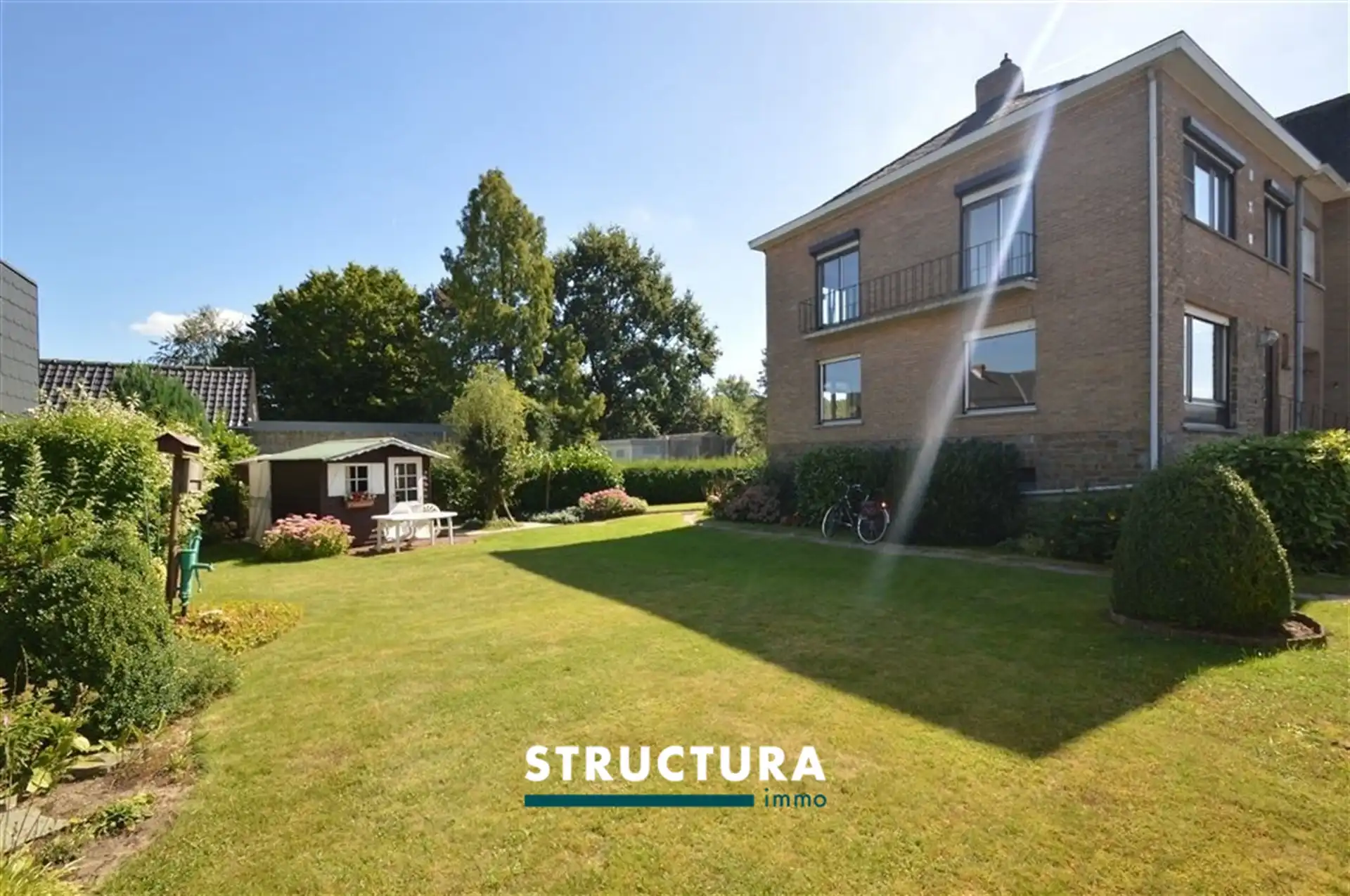 Woning met 3 slaapkamers nabij Merchtem centrum  foto {{pictureIndex}}