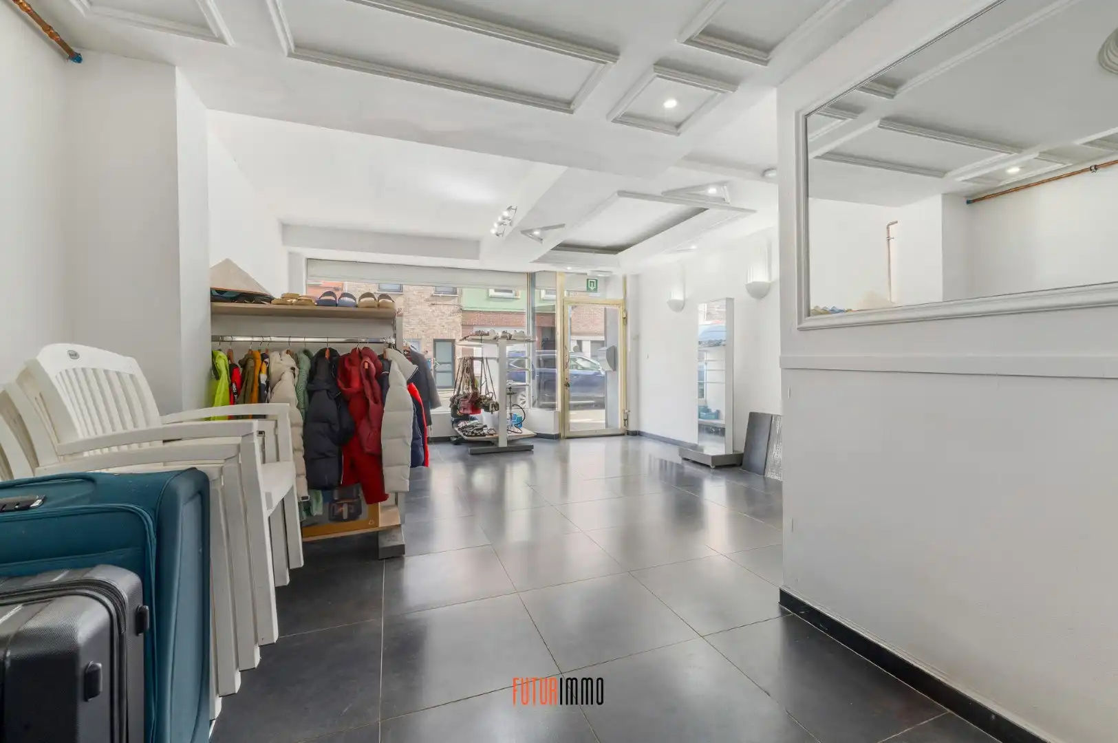 Centraal gelegen 5-slpk woning nabij Frunpark Izegem foto 5