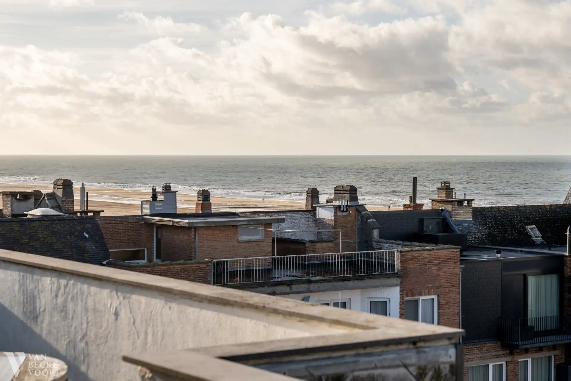 Standingvol gerenoveerde penthouse met (zee-)zicht foto 19
