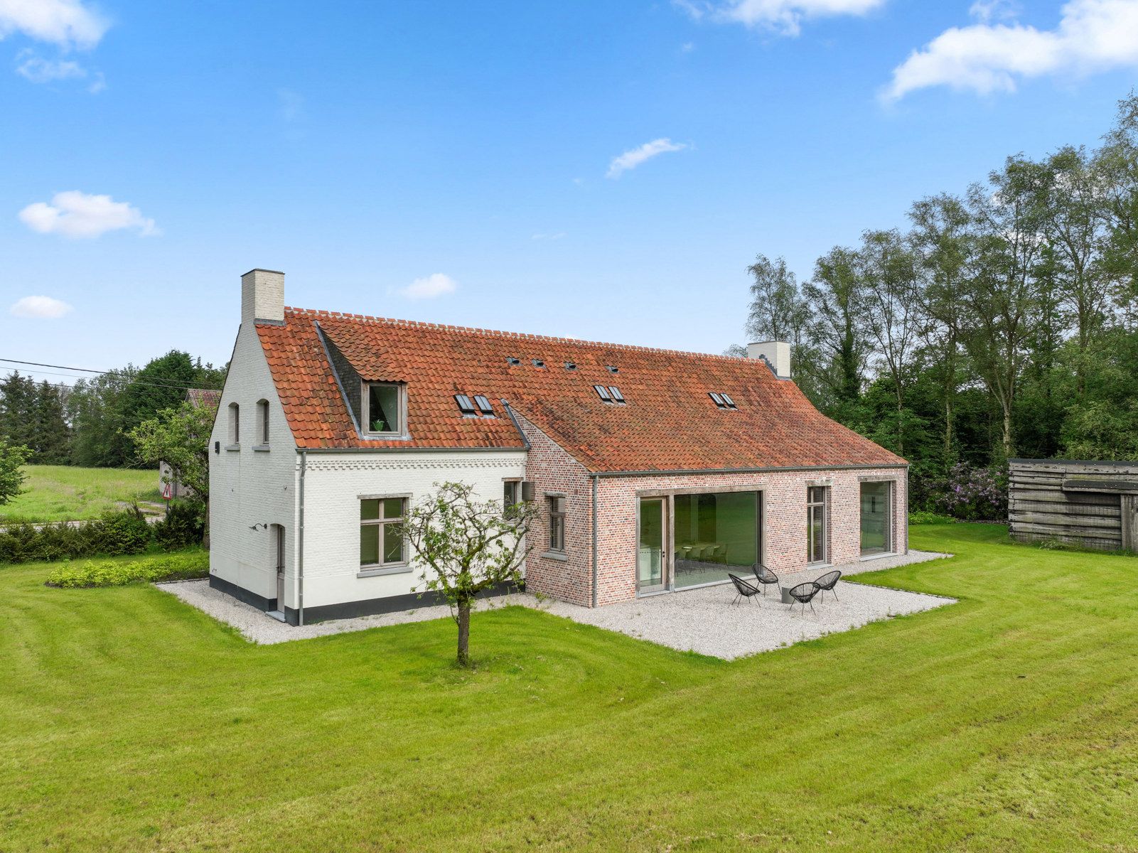 Exclusieve gerenoveerde hoeve te PUTTE op 3.258 m2 foto 41