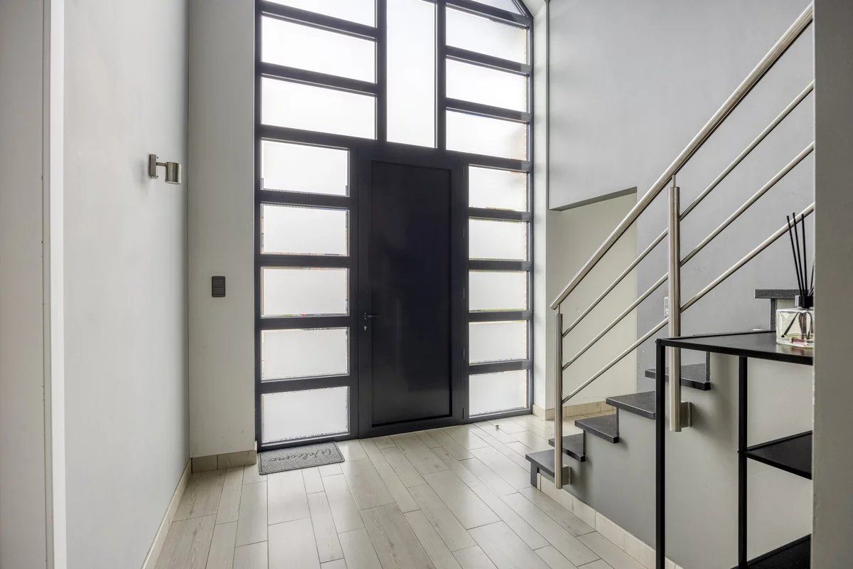 UNIEKE EN ZEER RUIME WONING VAN 311 M² MET 3 SLPK’S EN KANTOOR/KAPSALON IN HASSELT-KORTESSEM foto 6