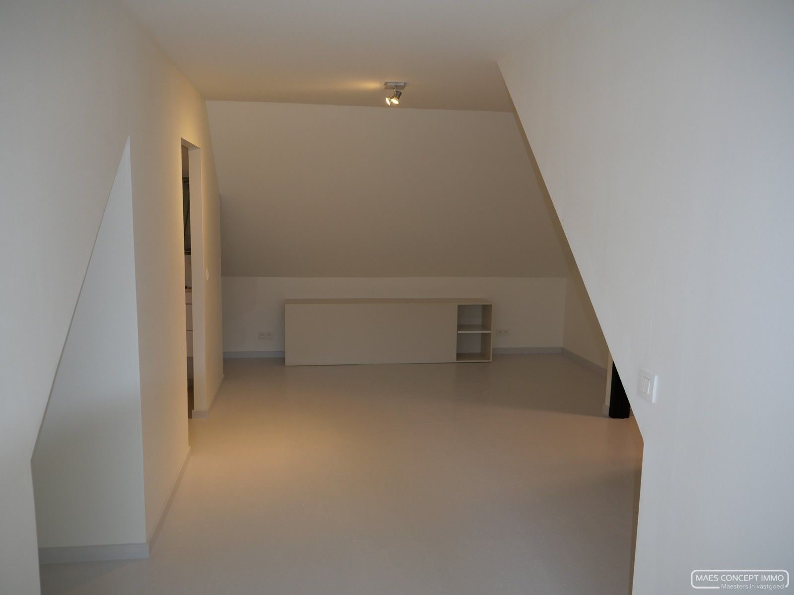 Te koop groot duplex appartement met garage vlakbij centrum Desselgem foto 8