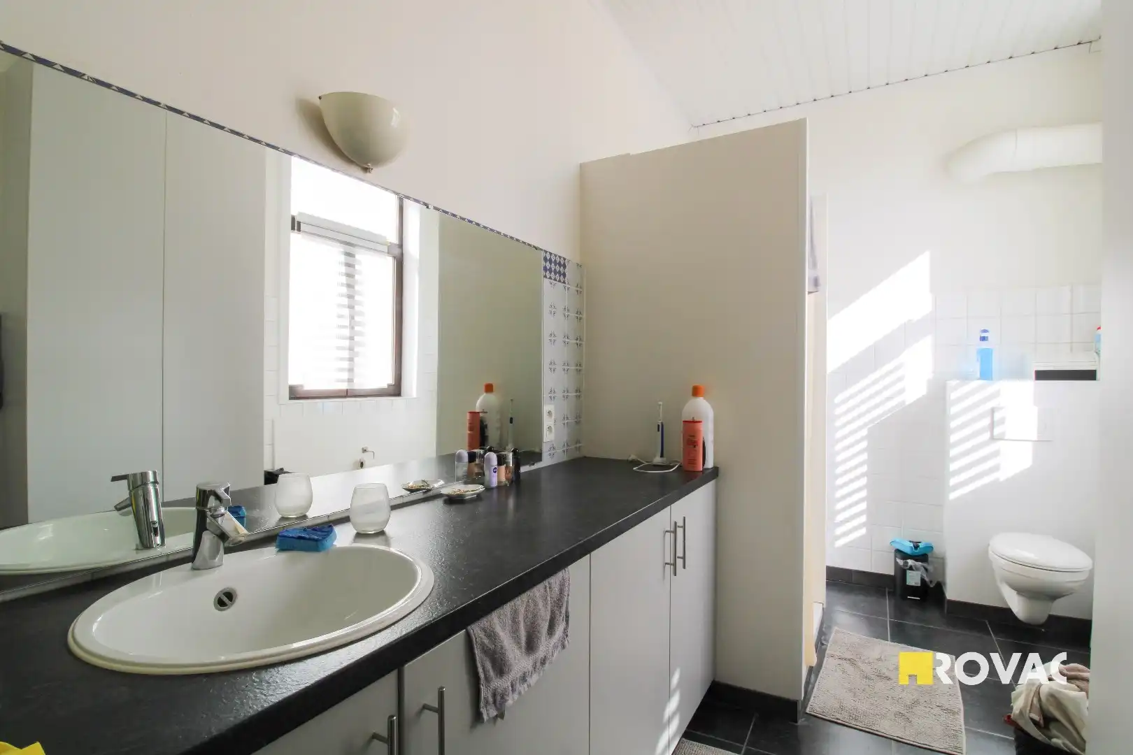 Volledig vernieuwd klassevol appartement op de 1ste verdieping met groot terras! foto 8