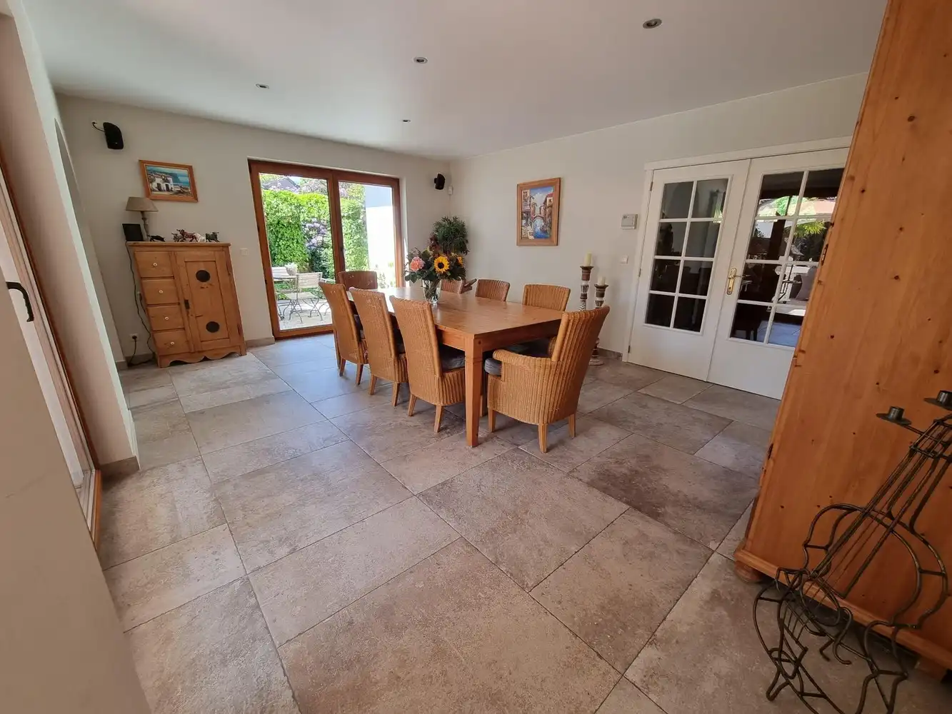 Spaanse villa, zeer rustig gelegen en gekaderd in een mooi verzorgde tuin voorzien van zwembad foto 9