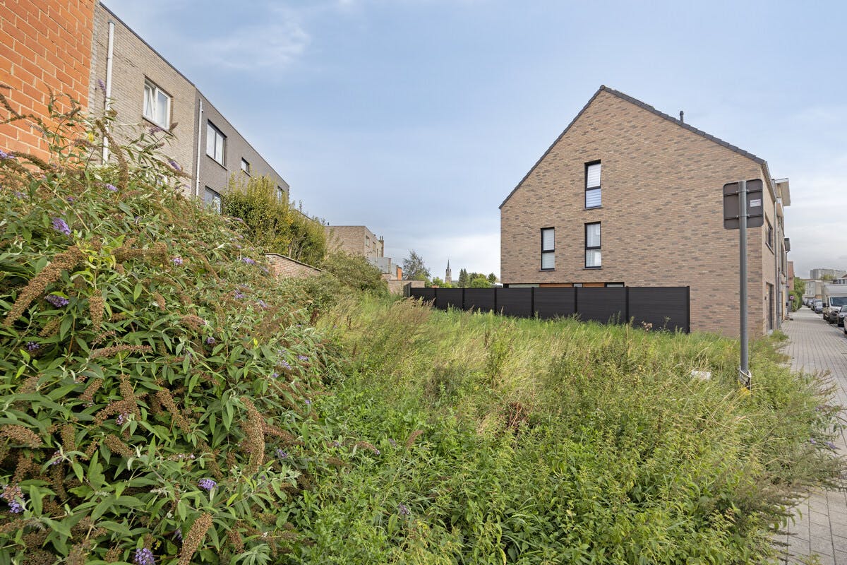 Bouwgrond voor halfopen bebouwing met ontwikkelingspotentieel te koop foto 6