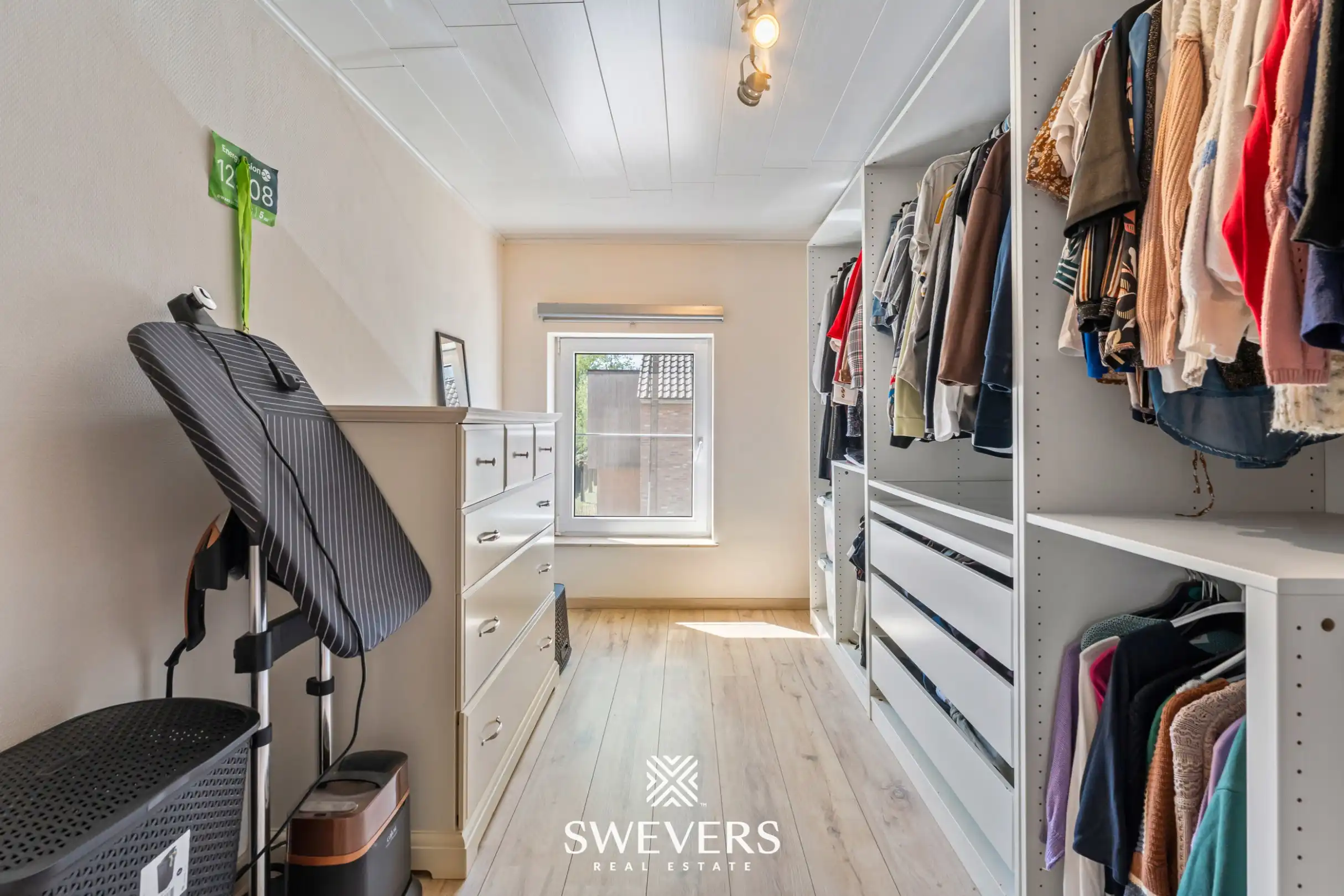 Instapklare, volledig gerenoveerde rijwoning met 3 slaapkamers en ruime tuin in Wellen foto 17