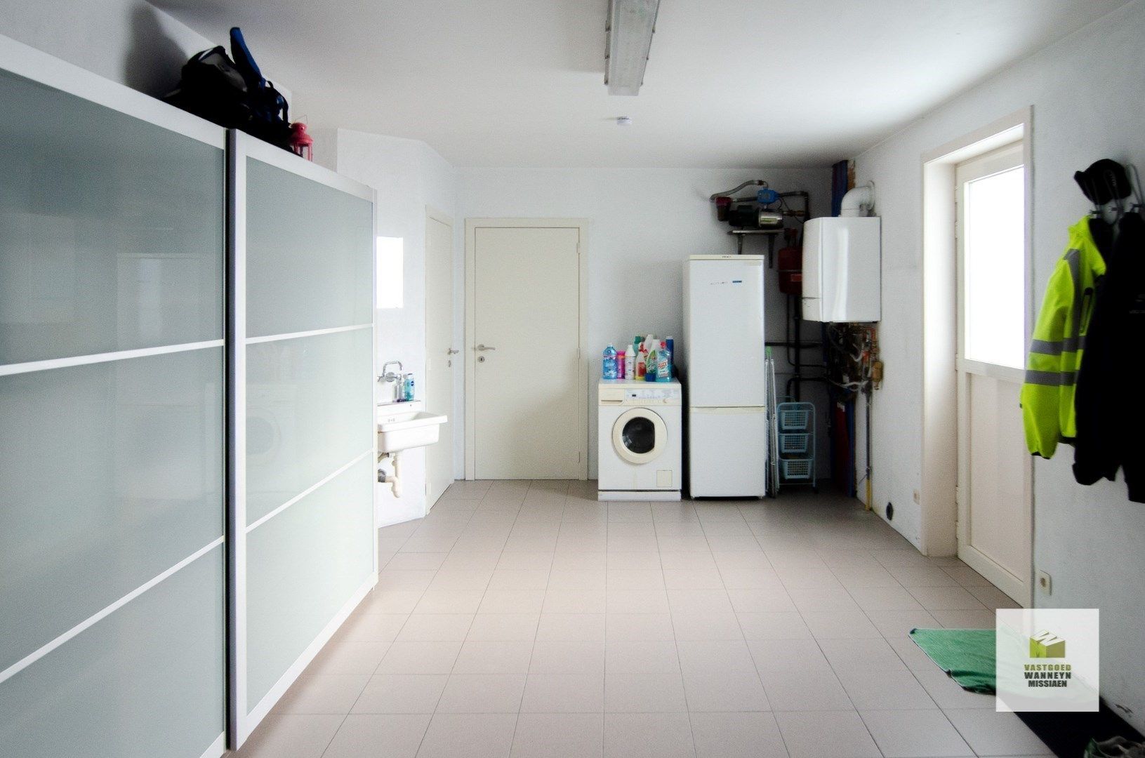 Open bebouwing in doodlopende straat met 3 slaapkamers en zongerichte tuin foto 19