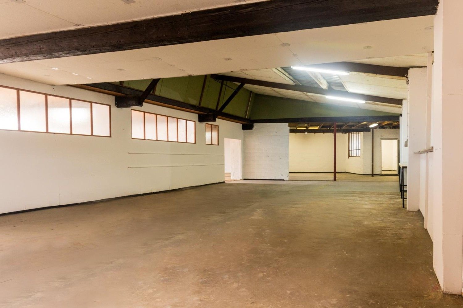 Te huur: Ruime opslagruimte met kantoren – Meerstraat 23, Zutendaal foto 17