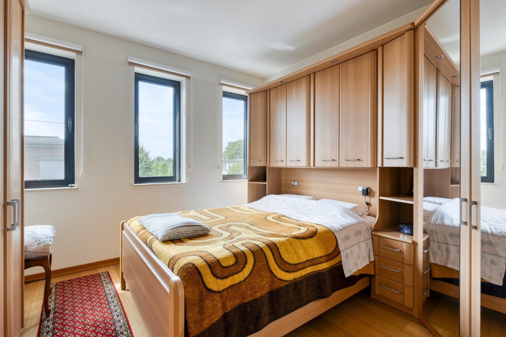 Instapklaar 2-slaapkamer appartement met zonnig terras en optionele garagebox foto 9