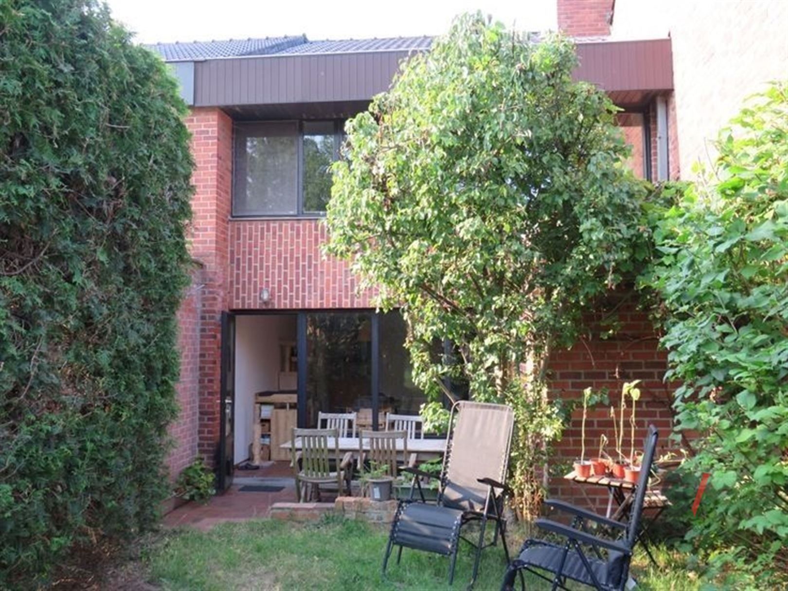 Charmante woning met ruime tuin foto 16