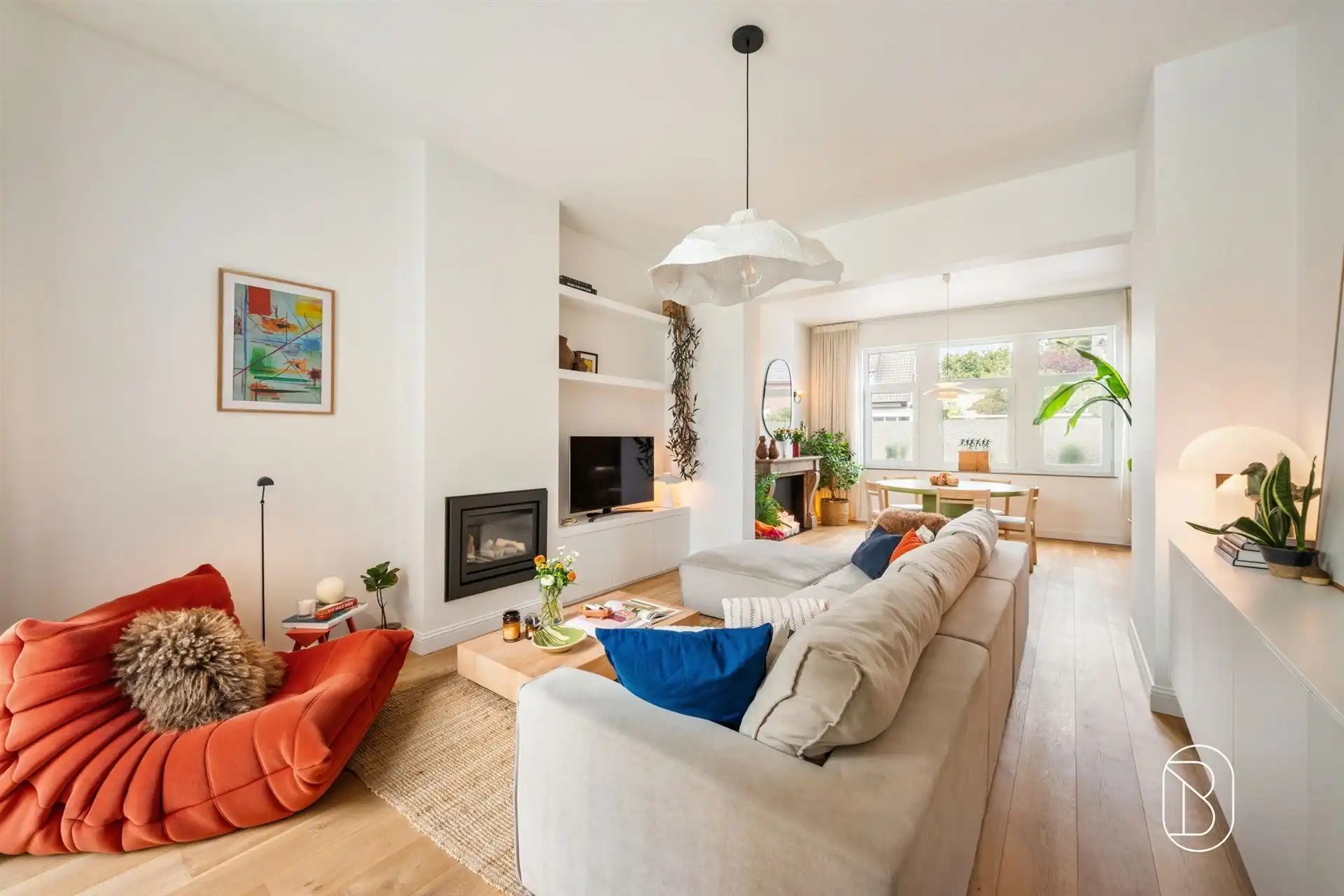 Smaakvol gerenoveerde woning met 4 slpk en gezellige tuin foto 2