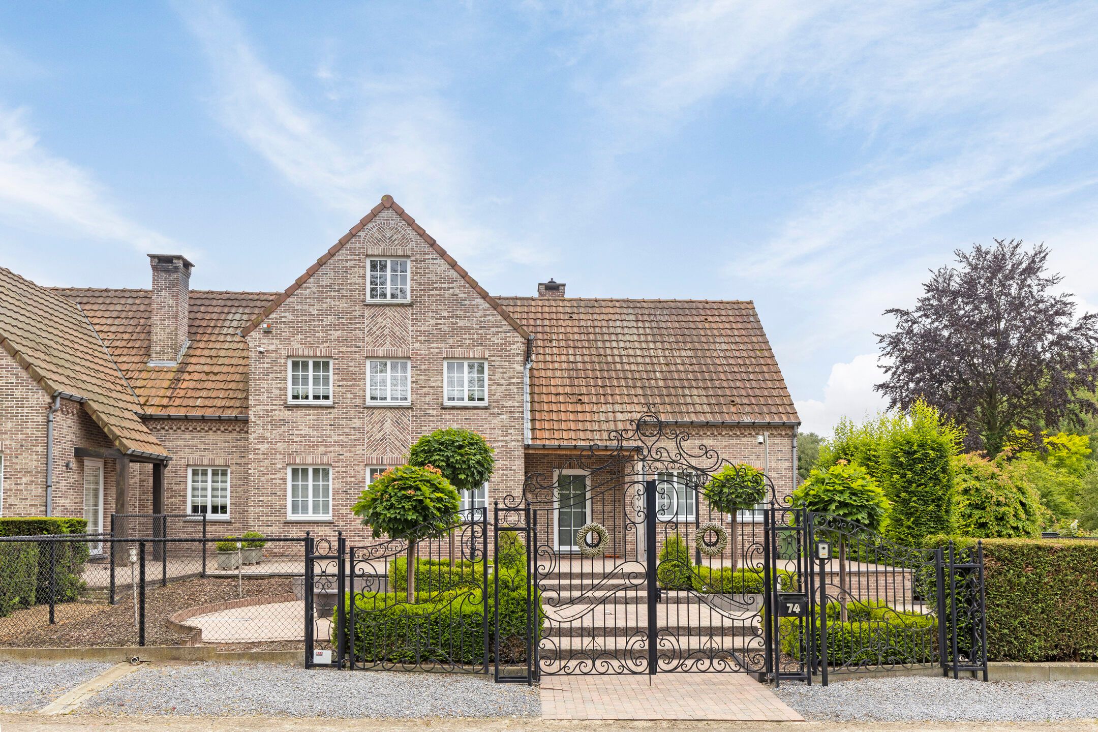 Ruime halfopen bebouwing met drie slaapkamers op 7a 8ca foto 1