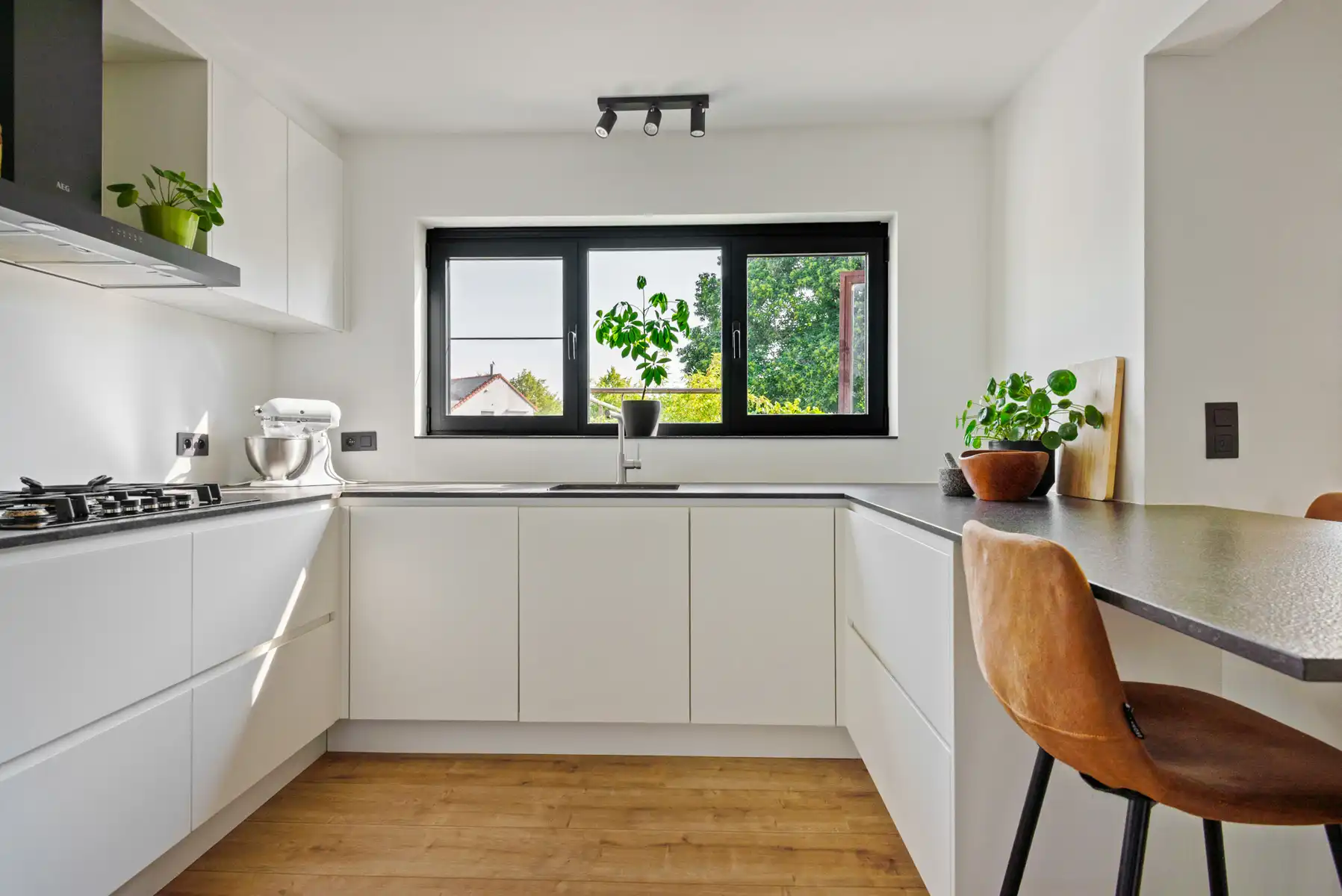 Ruime instapklare beletagewoning met bijna 250 m² bewoonbare oppervlakte, rustgevende tuin én dakterras foto 7